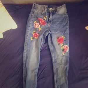 Jeans with a flower design